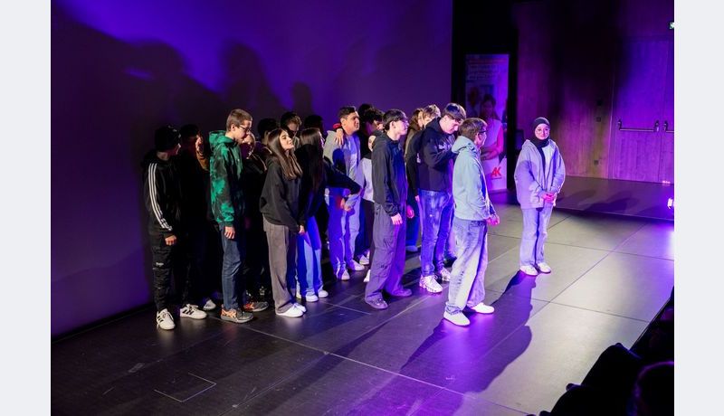 [Translate to Englisch:] Gruppenbild einer Klasse