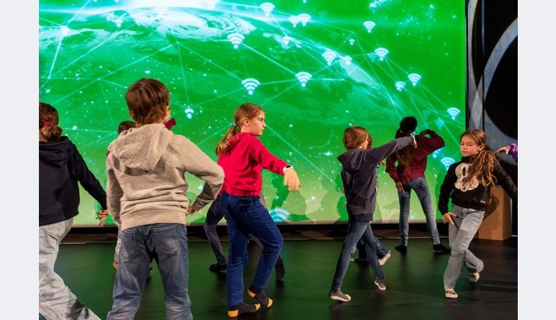 Kids dancing