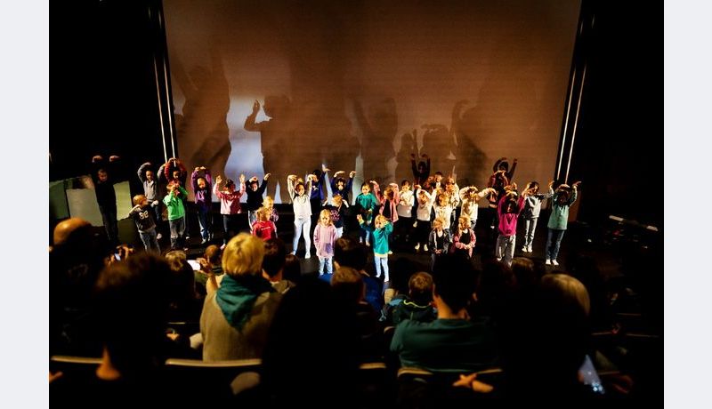 Kids dancing